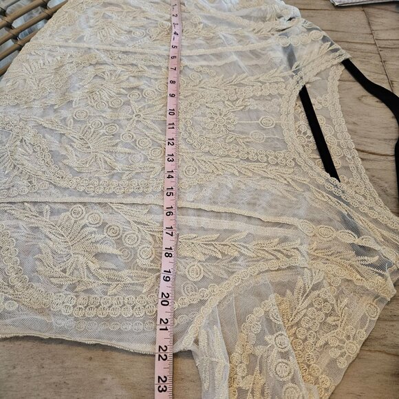 Banana USA Gold Lace Top Medium Sheer Crochet Boho Tunic Layer - Picture 6 of 8